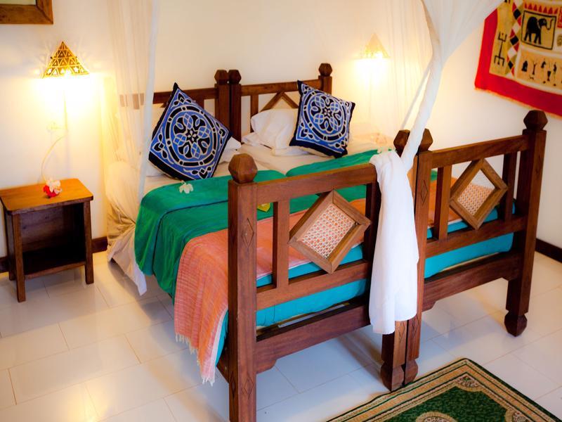 Hotel Flame Tree